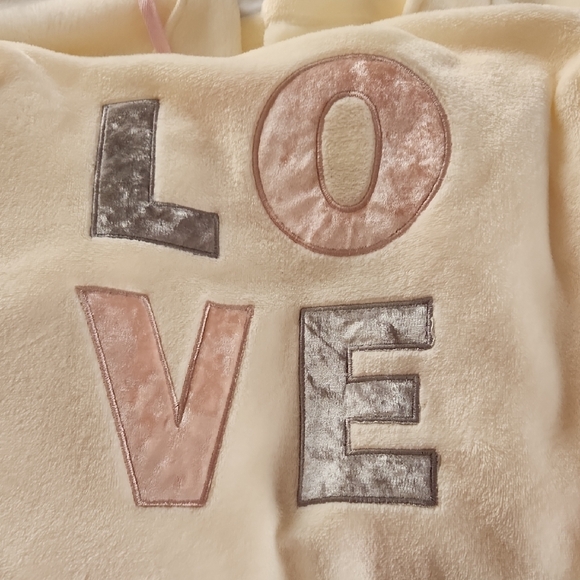 Cream LOVE Embroidered Women's Robe - Picture 6 of 8